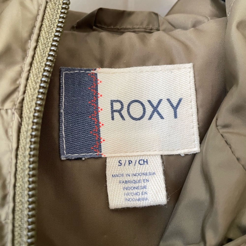 NWOT Roxy puffer jacket - Picture 3 of 3